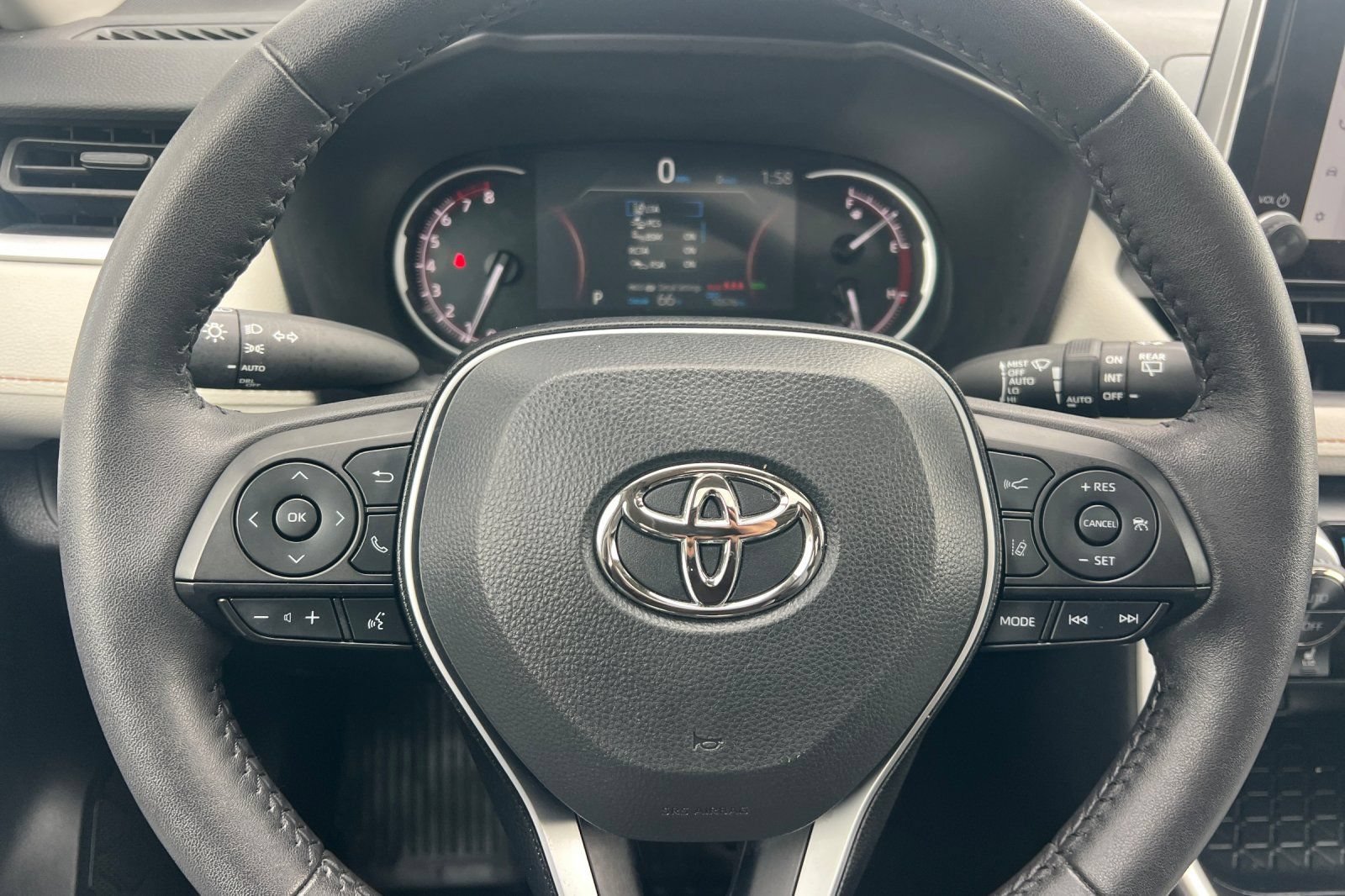Used 2025 Toyota RAV4 XLE w/ Convenience Package AWD/4WD image 20