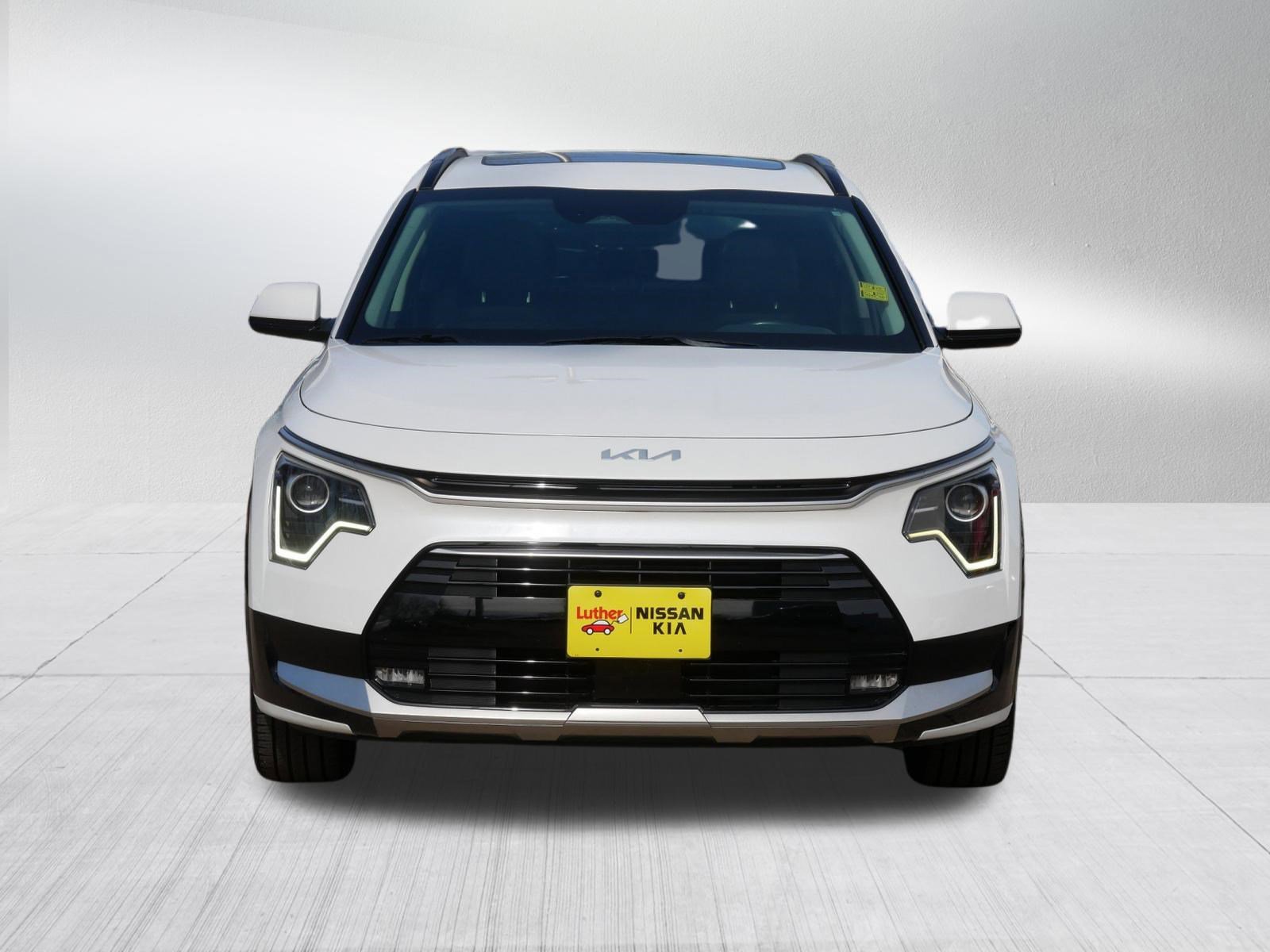 Certified 2023 Kia Niro EX Touring image 2