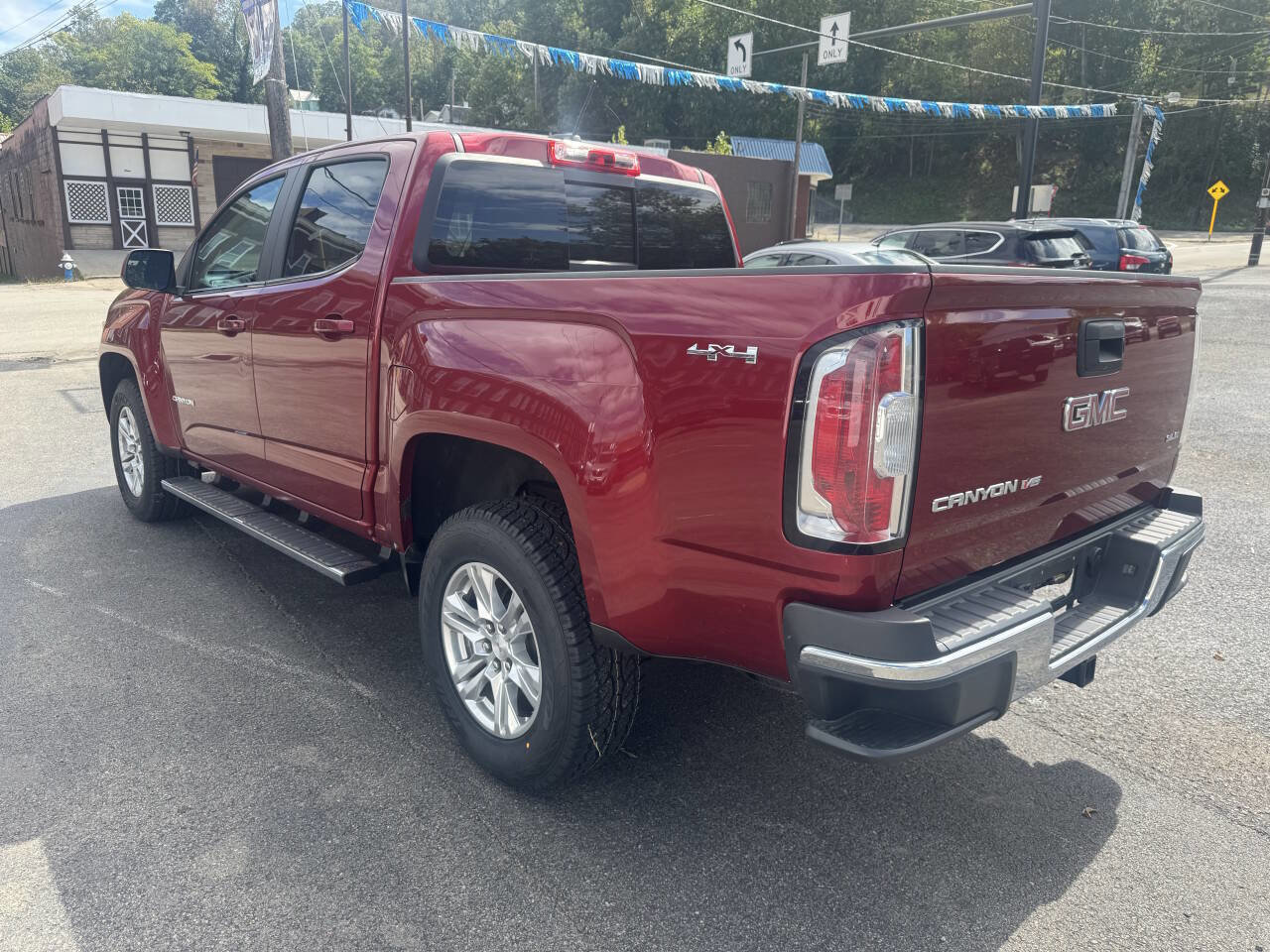 Used 2020 GMC Canyon SLE w/ SLE Convenience Package image 4