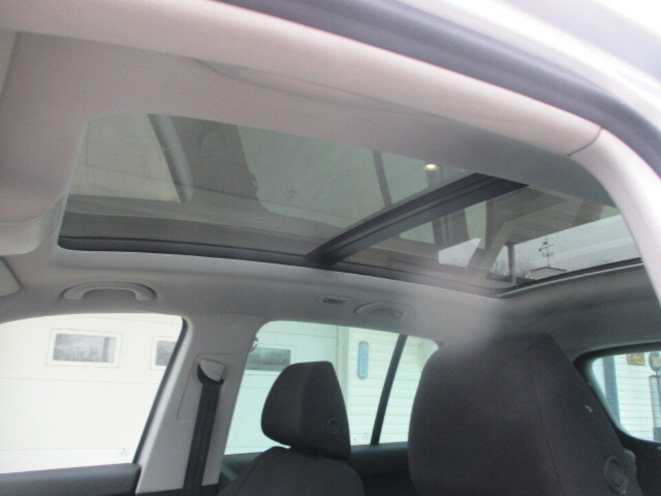Used 2013 Volkswagen Tiguan S image 10
