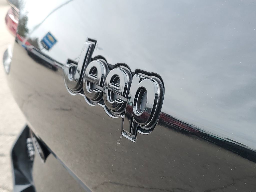 Used 2024 Jeep Grand Cherokee L Laredo image 38