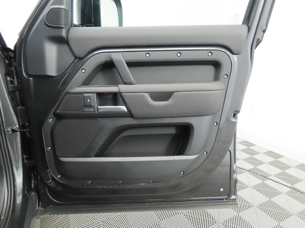 New 2025 Land Rover Defender 130 V8 image 27