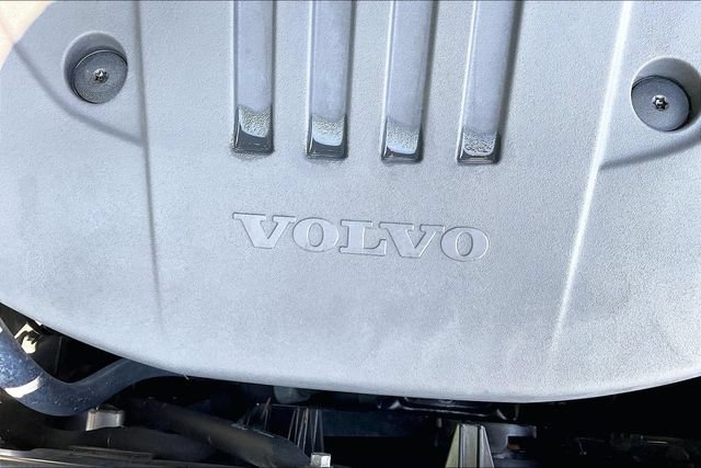 Certified 2024 Volvo V60 B5 Cross Country Plus AWD/4WD image 36