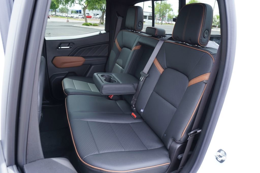 New 2026 GMC Canyon AT4 w/ AT4 Premium Package AWD/4WD image 10
