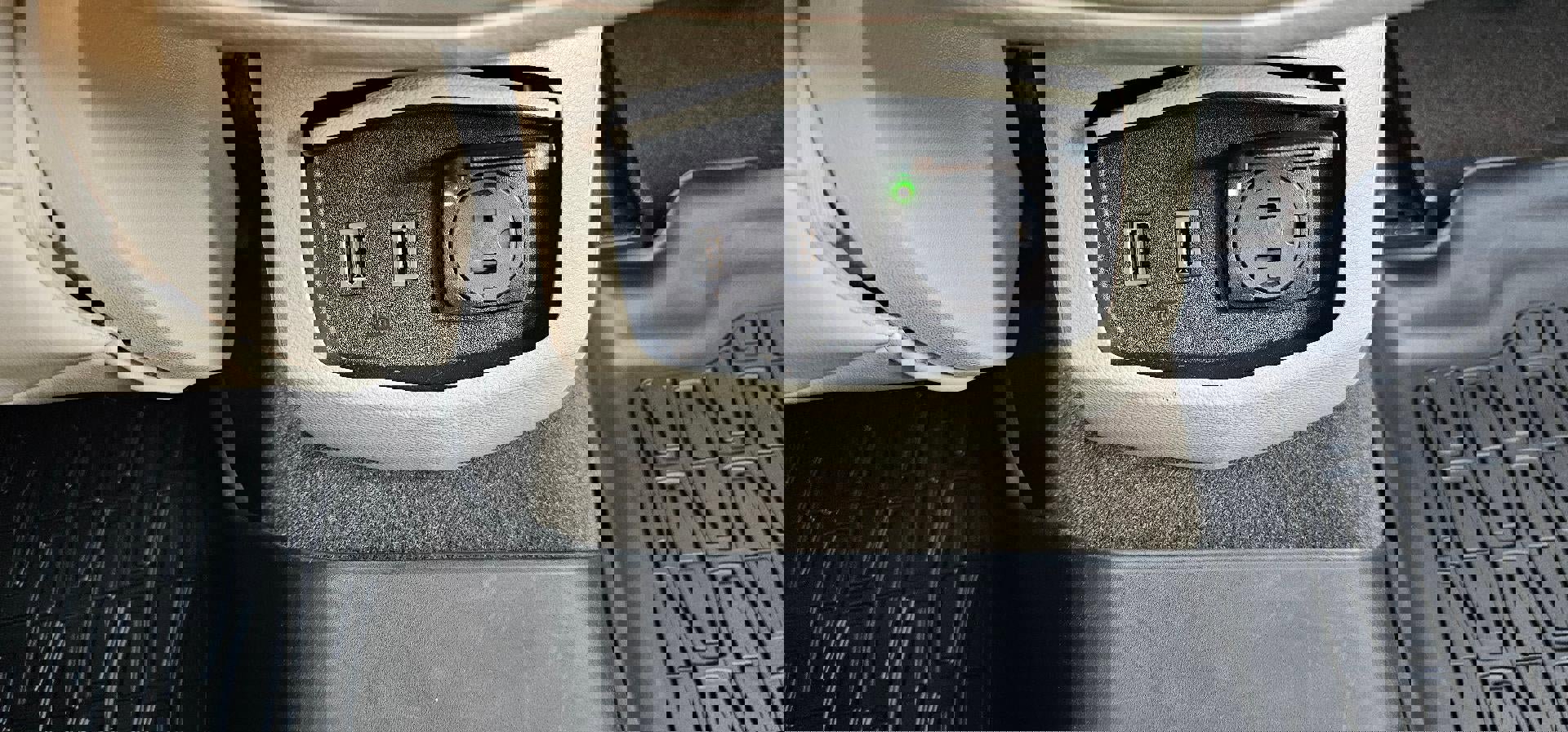 Used 2019 Lincoln MKZ Reserve image 12