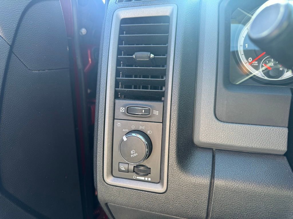 Used 2014 RAM 1500 Express image 21