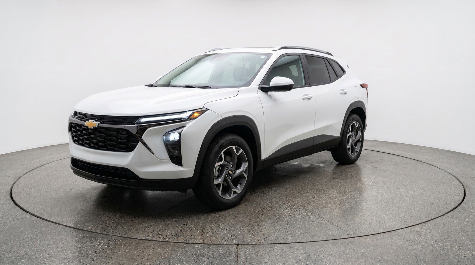 Used 2025 Chevrolet Trax LT FWD image 3