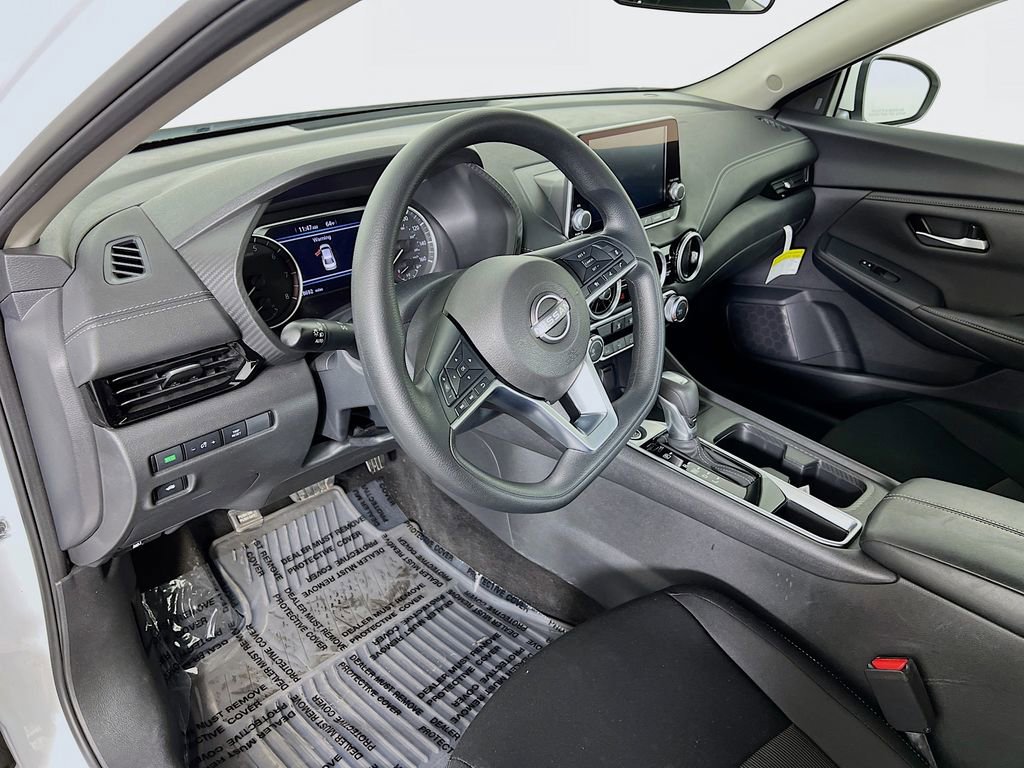 Used 2025 Nissan Sentra SV FWD image 9