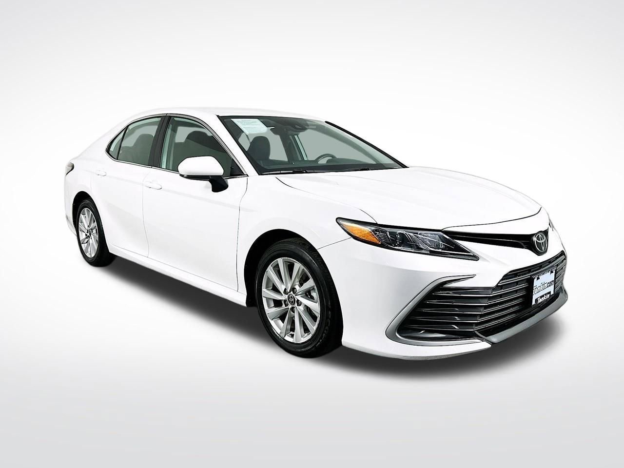 Used 2024 Toyota Camry LE image 1