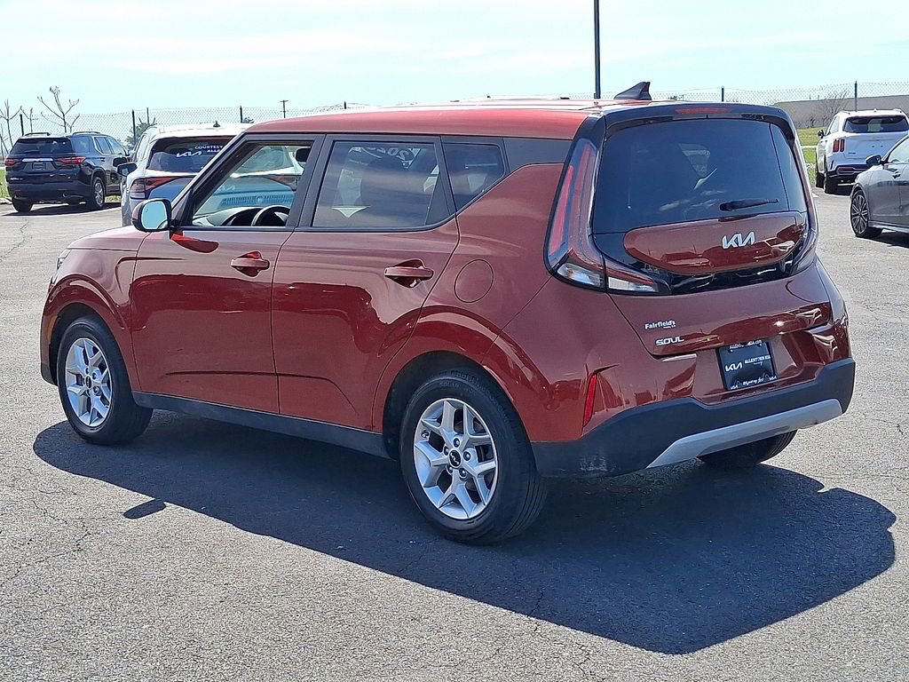 Certified 2023 Kia Soul LX w/ LX Technology Package FWD image 4