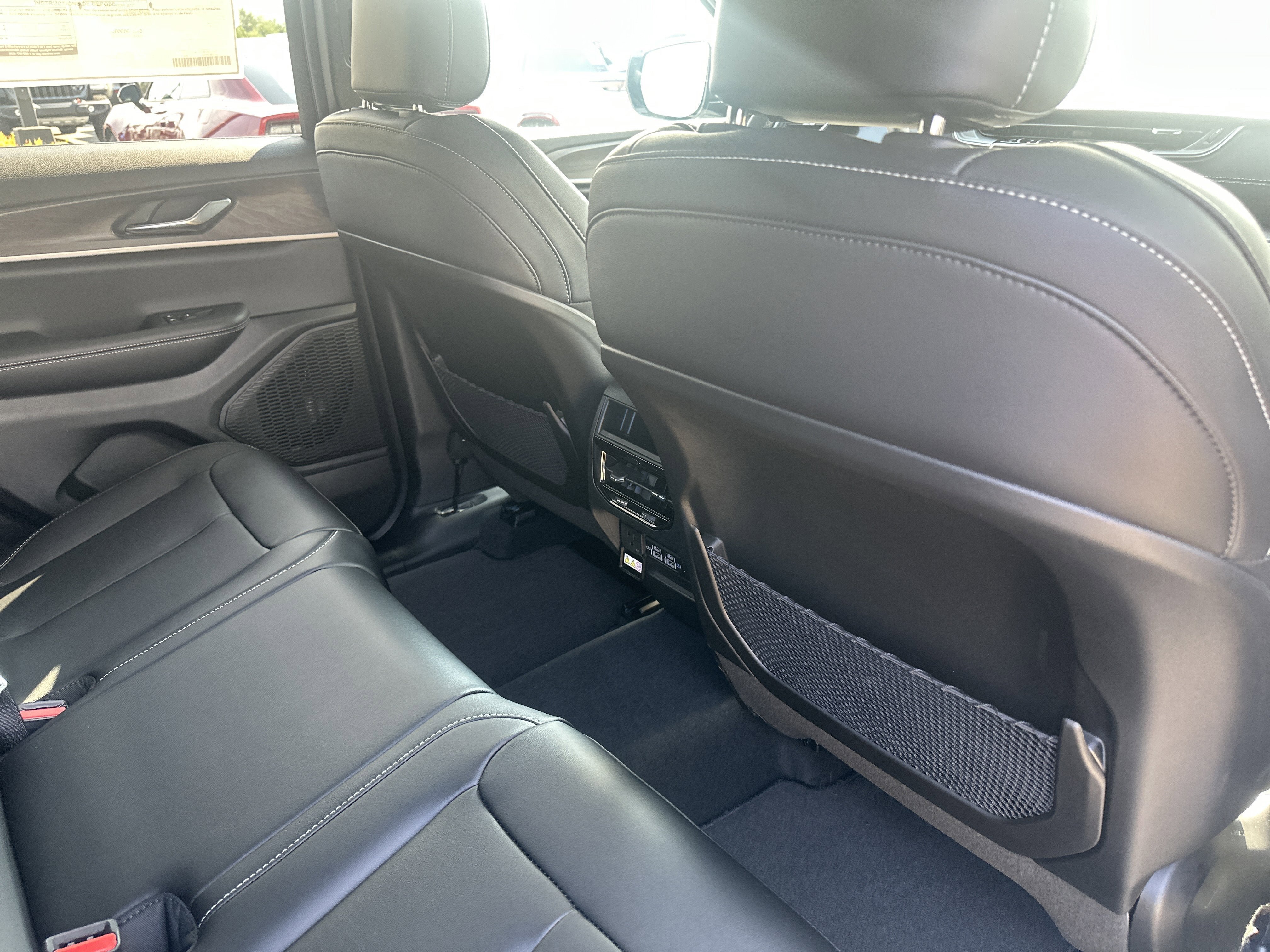 New 2025 Jeep Grand Cherokee Limited w/ Black Appearance Package AWD/4WD image 26