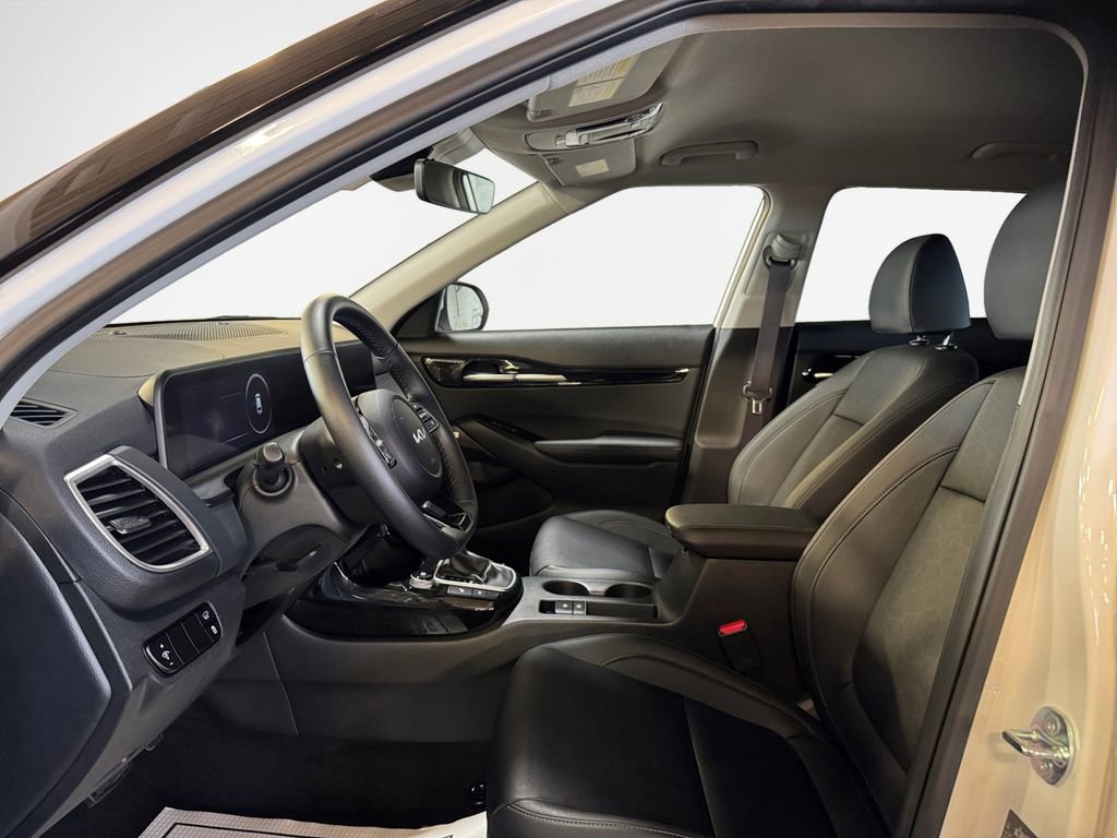 Certified 2025 Kia Seltos SX image 12