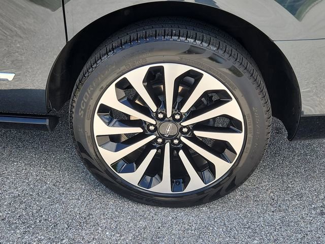 Used 2022 Lincoln Navigator L Reserve image 8