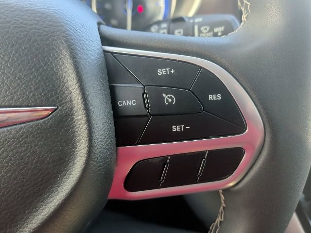 Used 2023 Chrysler Voyager LX image 31