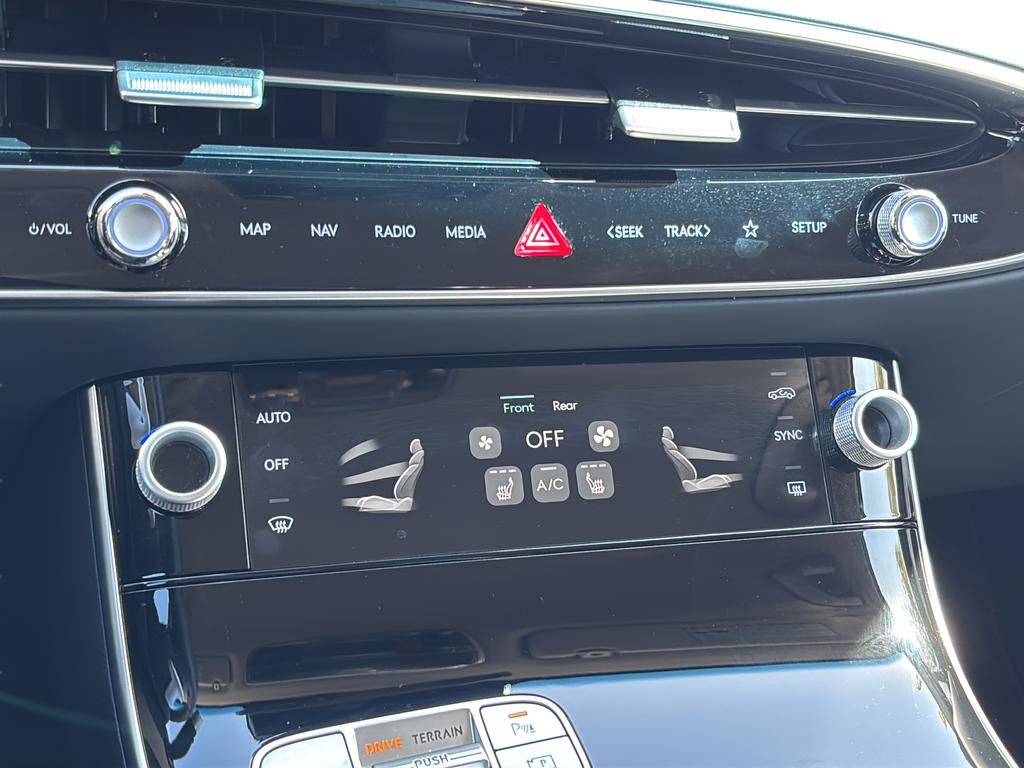 Certified 2026 Genesis GV70 2.5T image 28