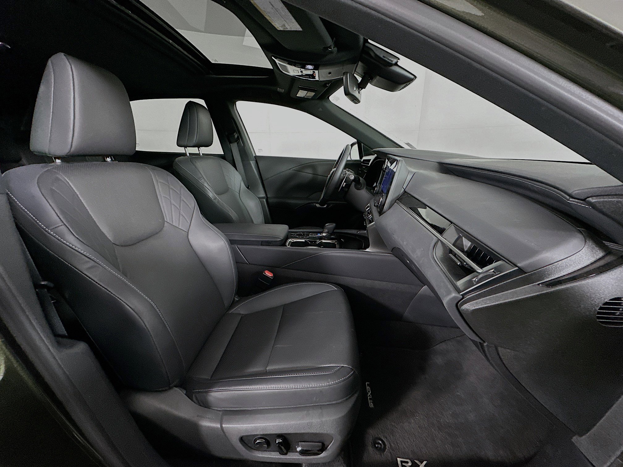 Used 2024 Lexus RX 350 AWD image 32