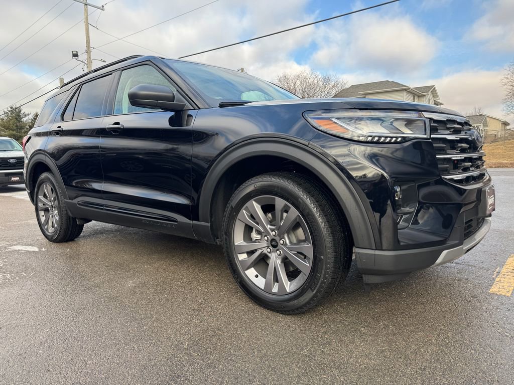 New 2026 Ford Explorer Active w/ Active Comfort Package AWD/4WD image 3