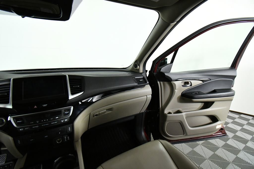 Used 2018 Honda Pilot Touring image 20