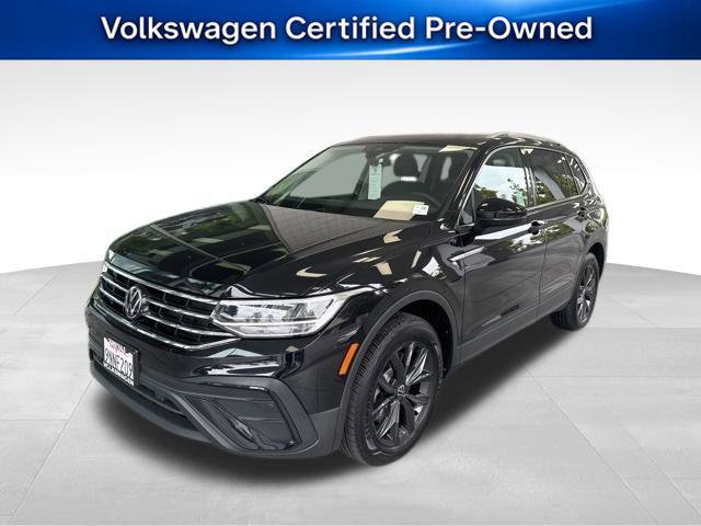 Certified 2024 Volkswagen Tiguan SE w/ Panoramic Sunroof Package AWD/4WD image 1
