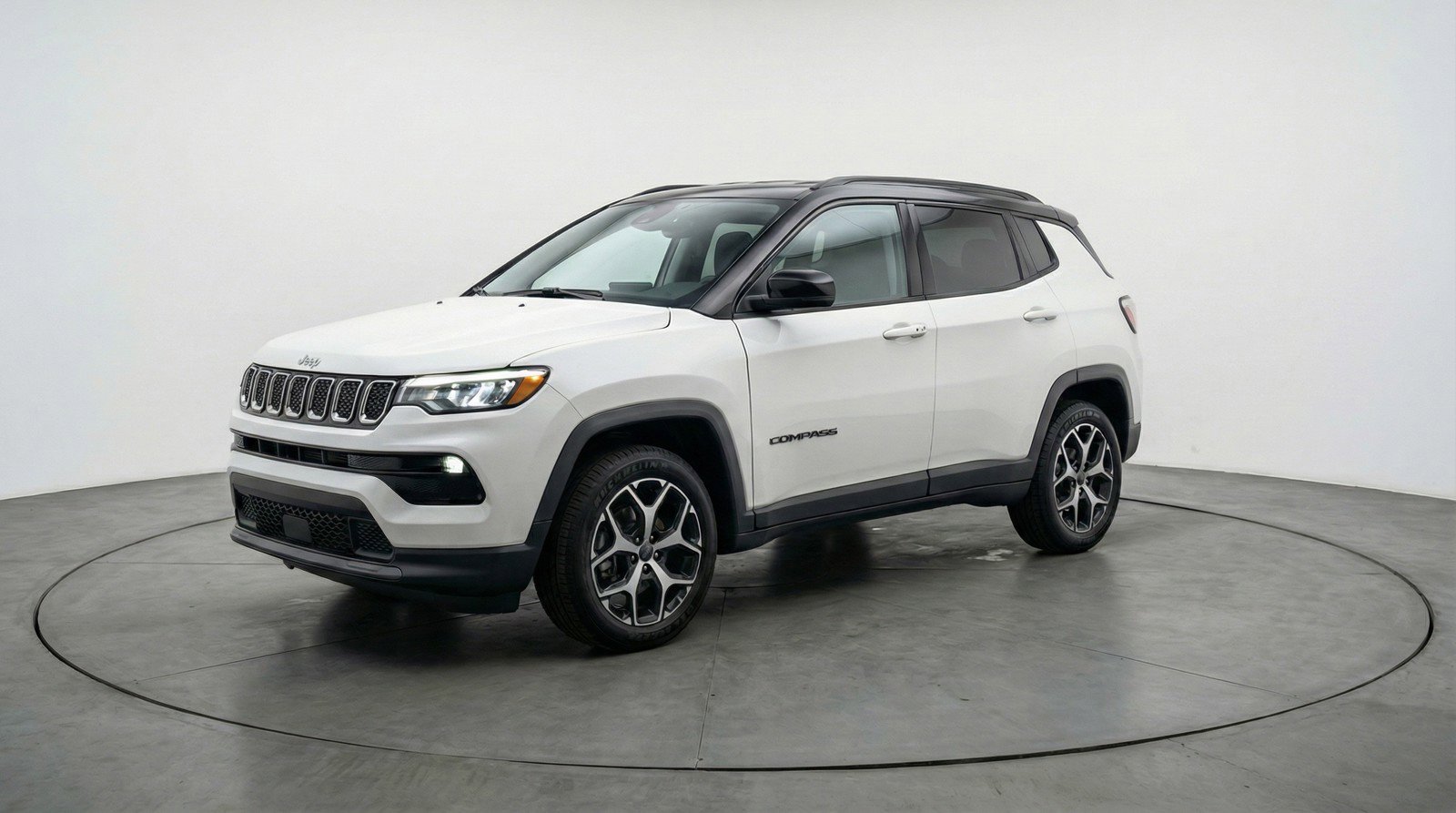 Used 2025 Jeep Compass Limited image 3