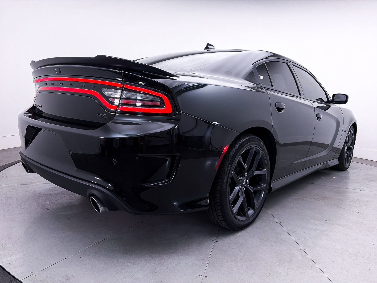 Used 2023 Dodge Charger R/T w/ Blacktop Package RWD image 15