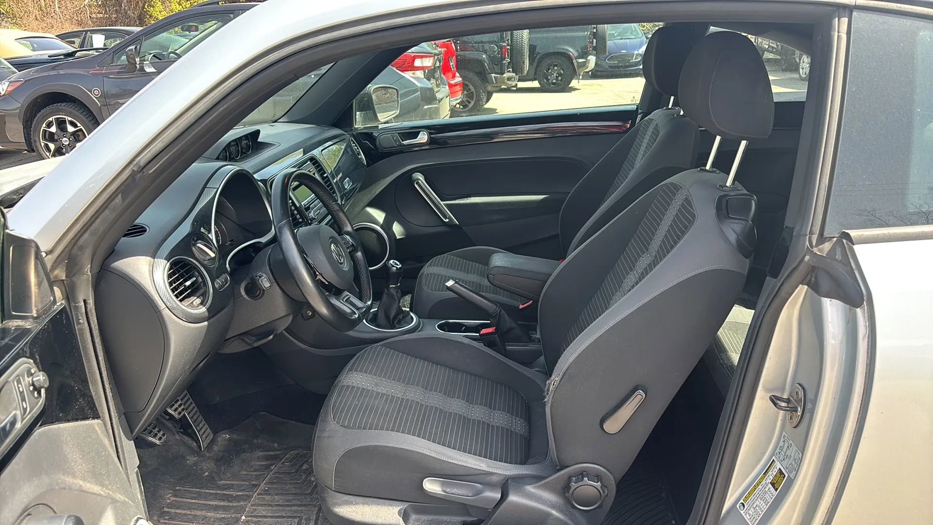 Used 2014 Volkswagen Beetle R-Line image 14