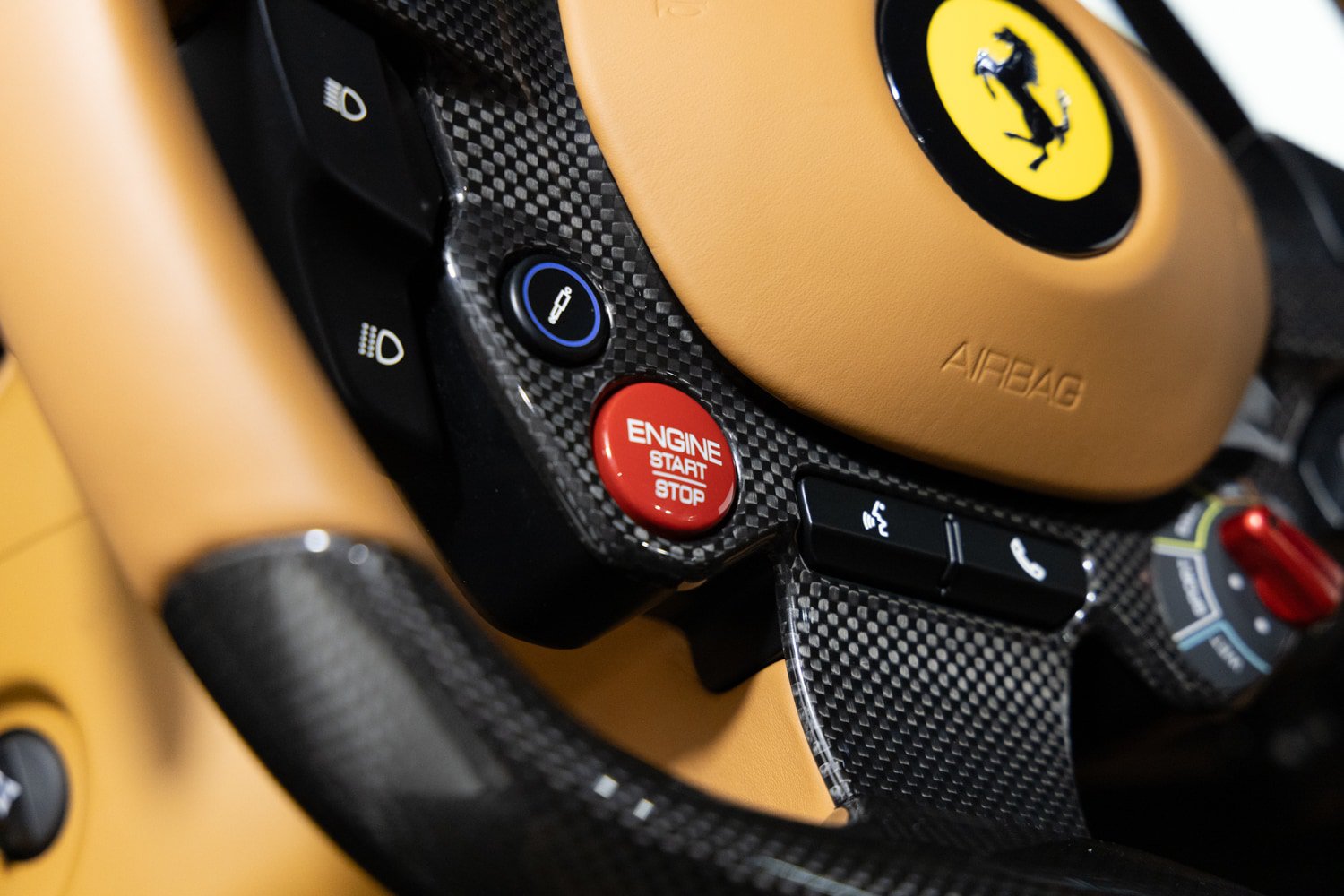 Used 2022 Ferrari 812 GTS RWD image 23