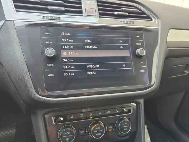 Used 2019 Volkswagen Tiguan SE image 37