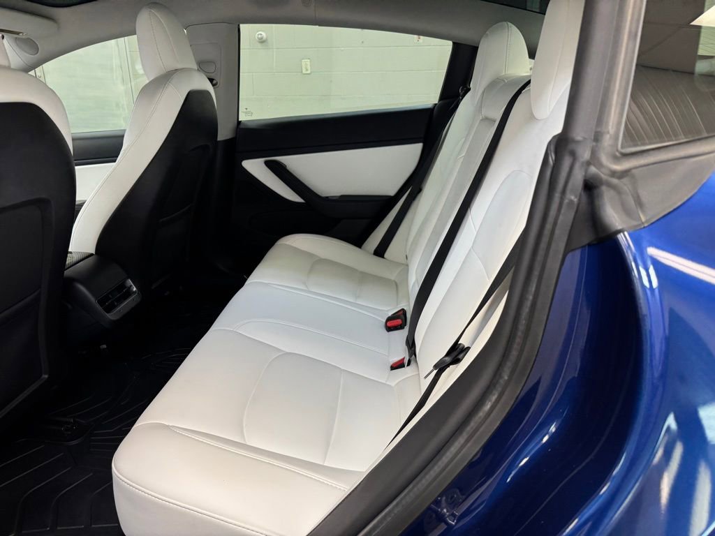 Used 2020 Tesla Model 3 Standard Range Plus image 16