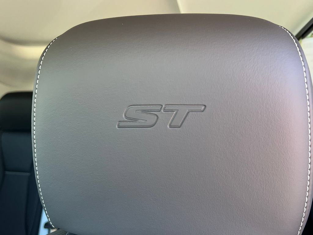New 2026 Buick Envision Sport Touring AWD/4WD image 13