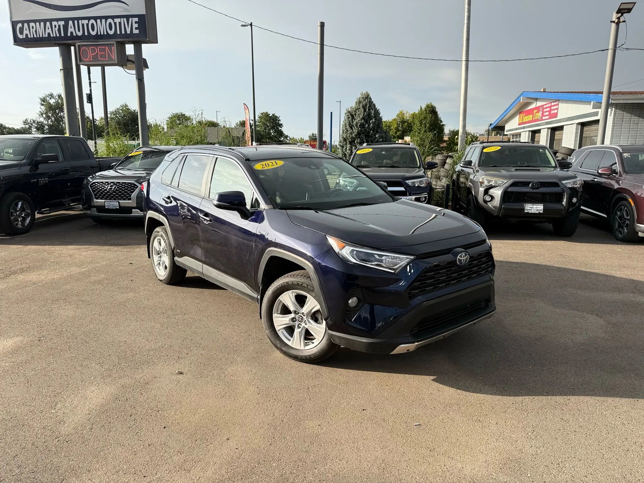Used 2021 Toyota RAV4 XLE image 2