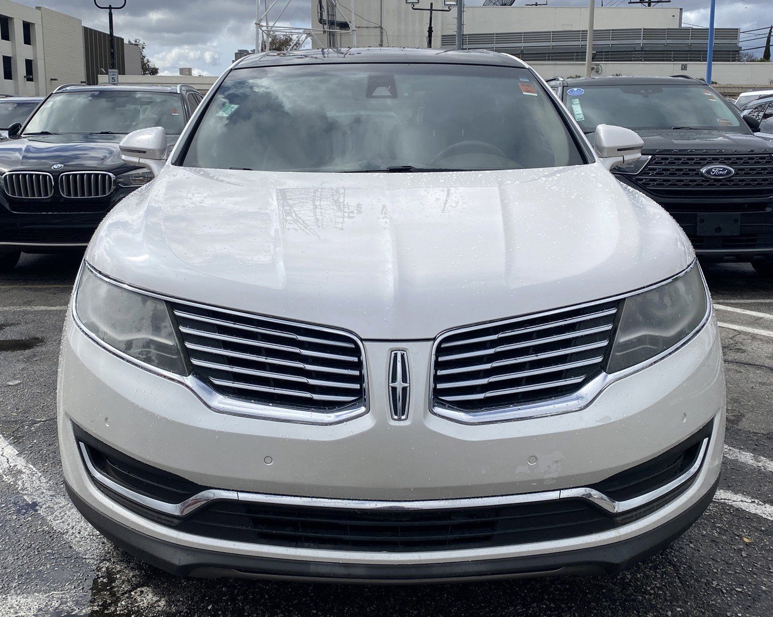 Used 2018 Lincoln MKX Reserve w/ Driver Assistance Package image 3