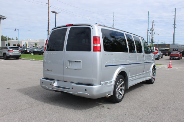 Used 2017 Chevrolet Express 2500 RWD image 34