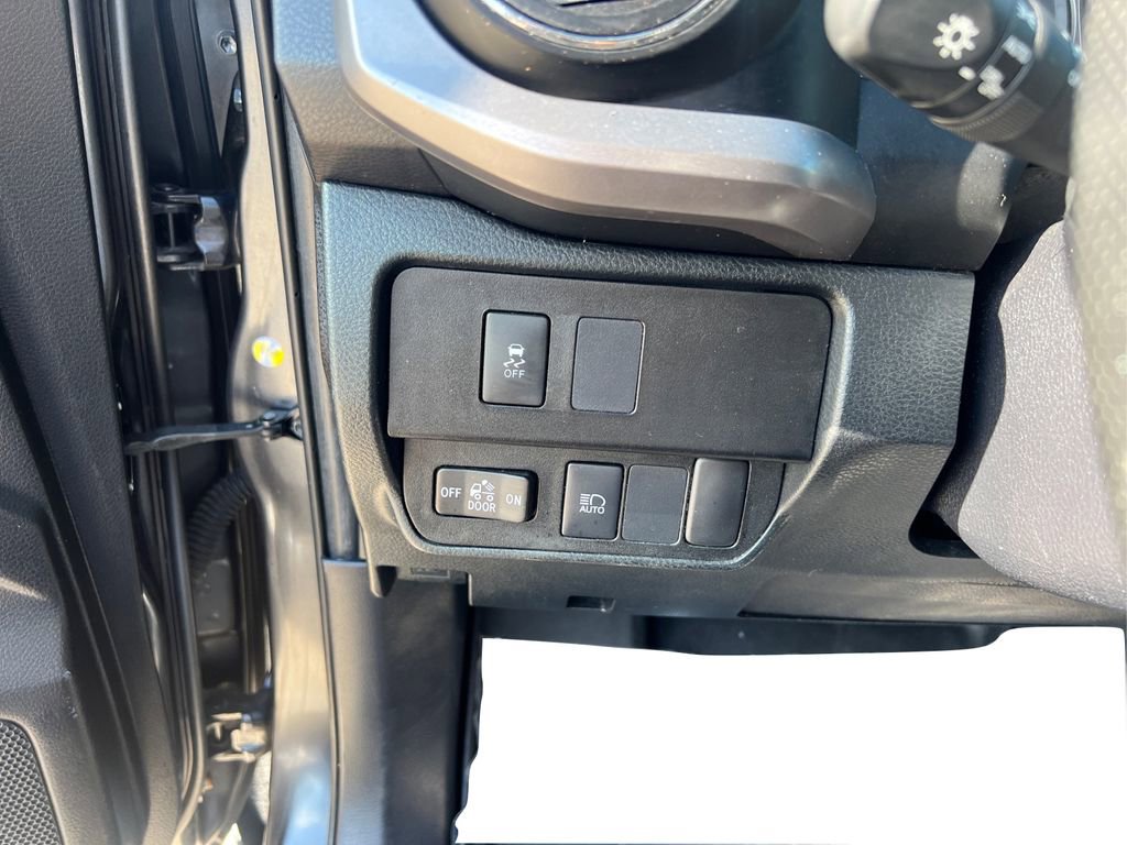 Used 2021 Toyota Tacoma SR5 image 18