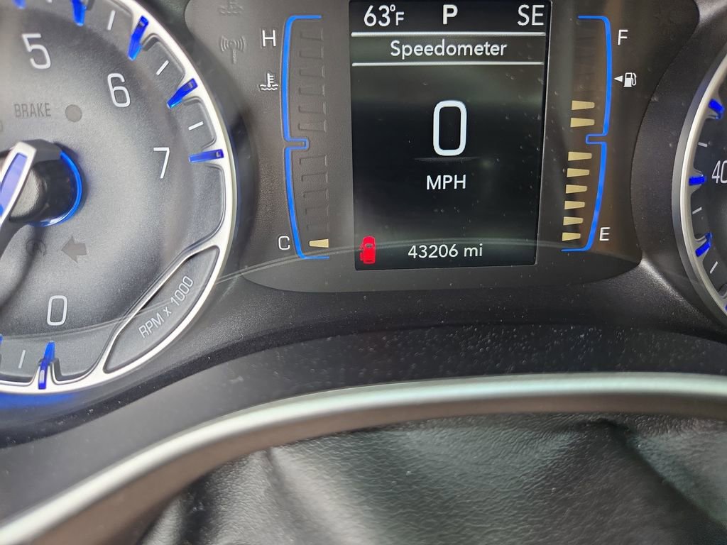 Used 2023 Chrysler Voyager LX FWD image 17
