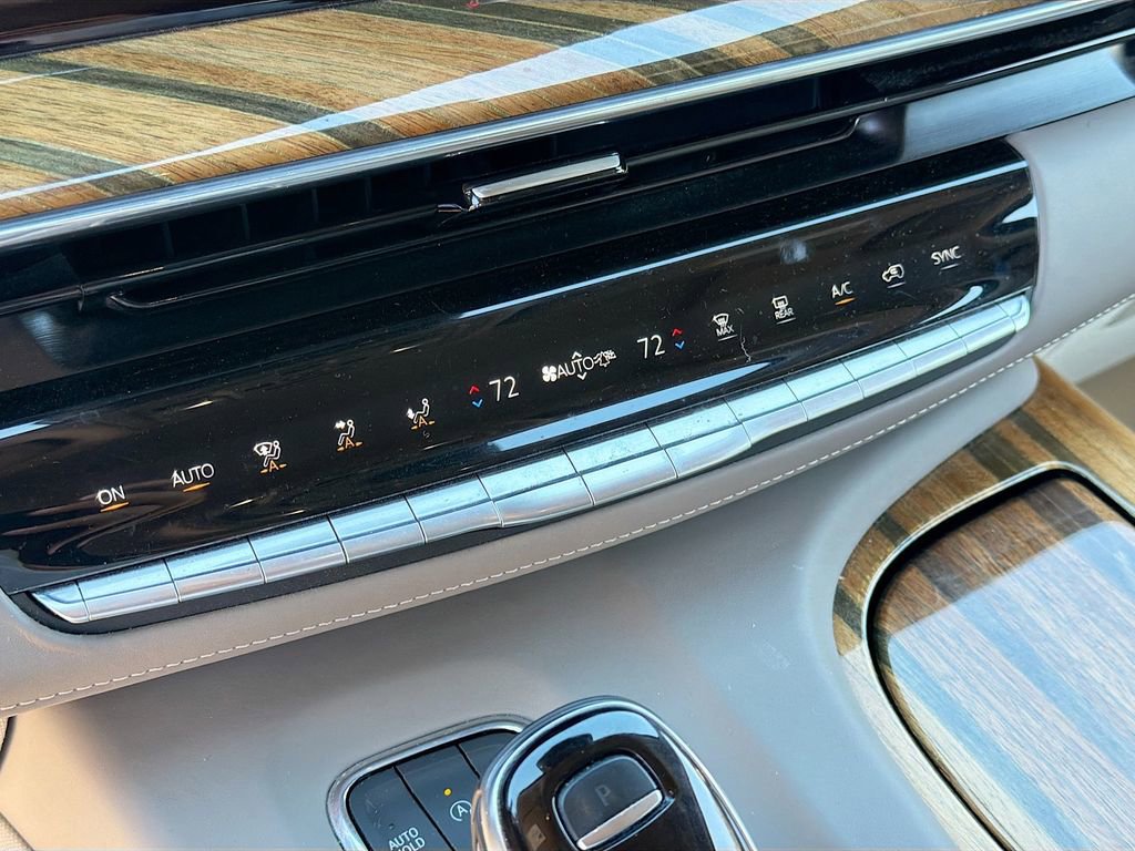 Used 2021 Cadillac Escalade ESV Premium Luxury Platinum image 36