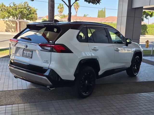Used 2024 Toyota RAV4 XSE w/ Weather Package AWD/4WD image 8
