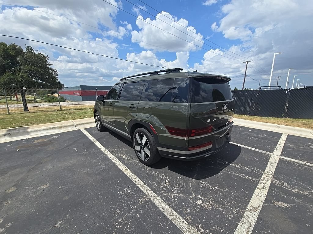 Used 2024 Hyundai Santa Fe Limited FWD image 4