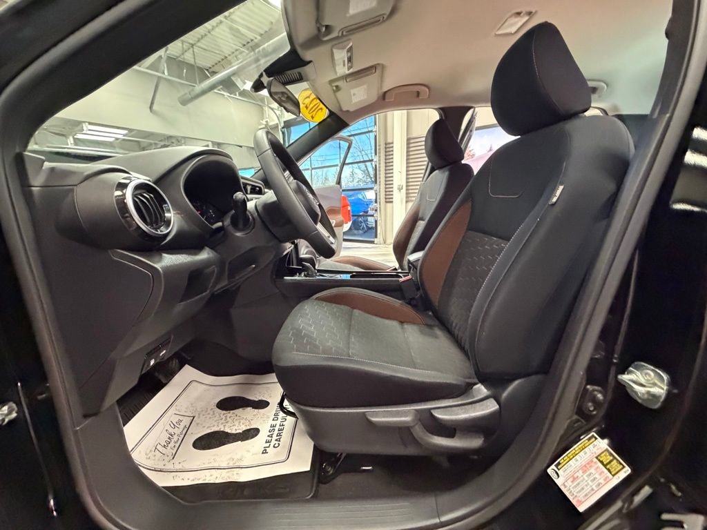 Used 2023 Nissan Kicks SR image 53