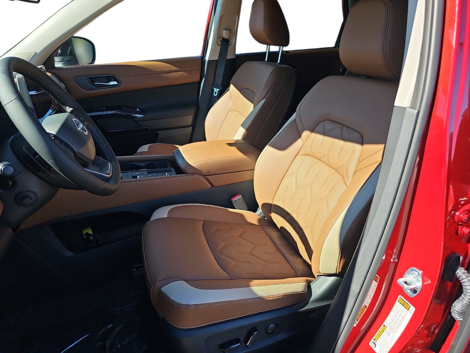 New 2026 Nissan Pathfinder Platinum FWD image 15