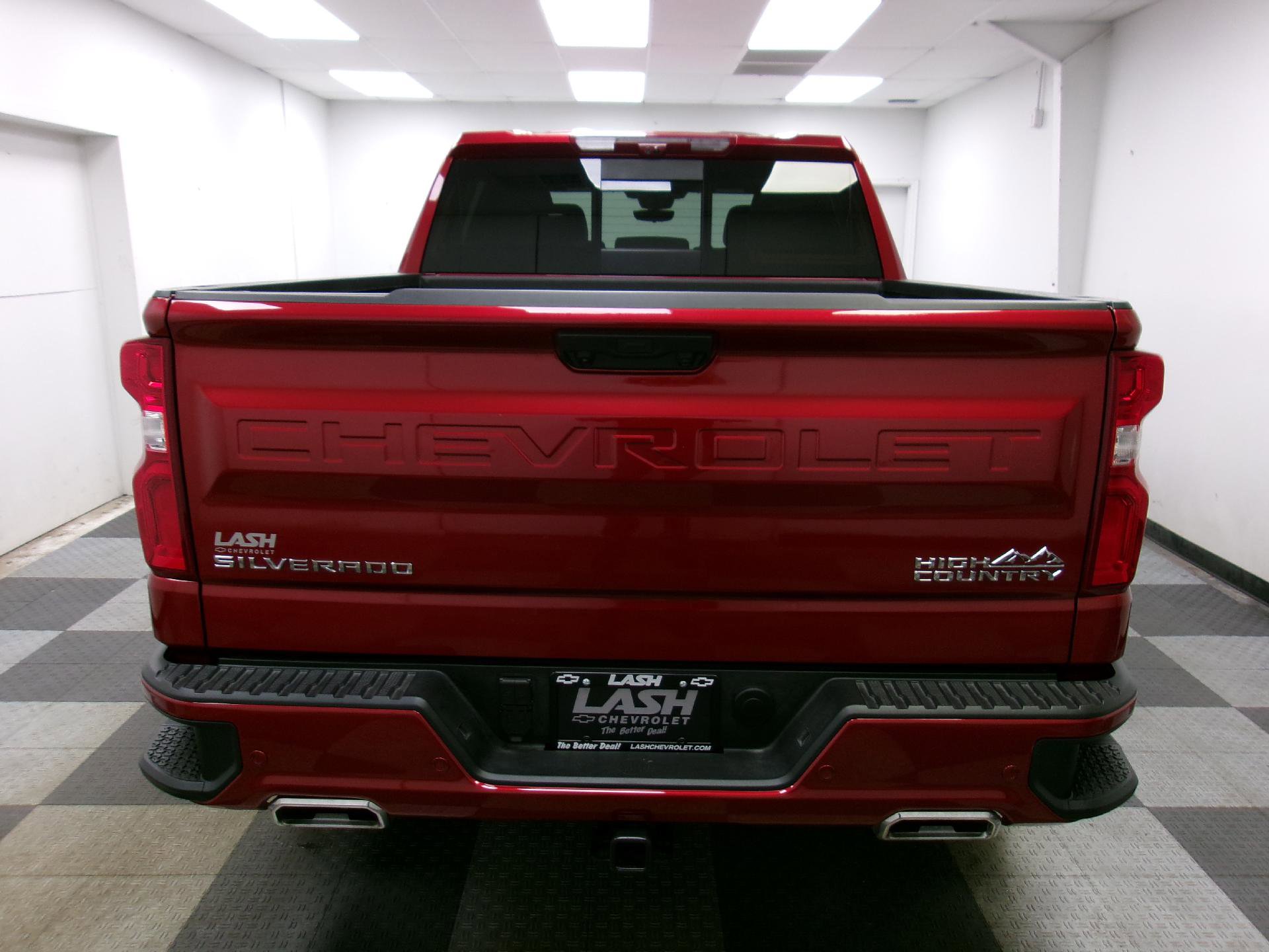 Used 2025 Chevrolet Silverado 1500 High Country w/ High Country Premium Package AWD/4WD image 12