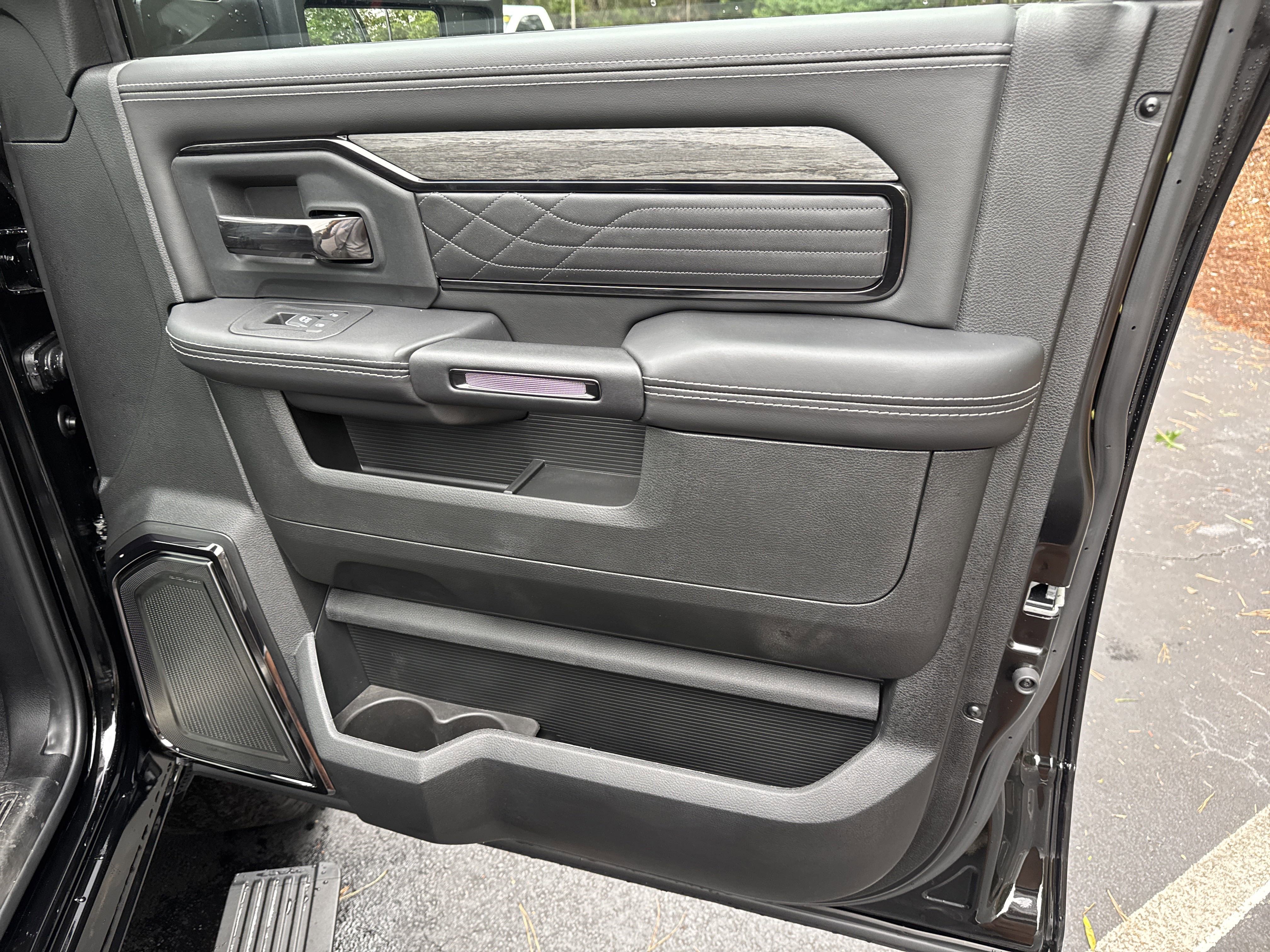 New 2025 RAM 2500 Limited image 19