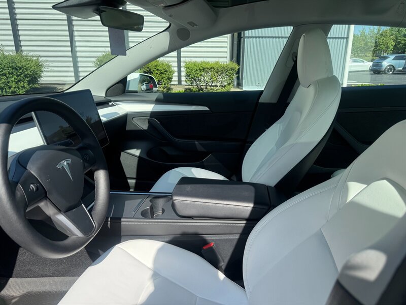 Used 2023 Tesla Model 3 Standard Range RWD image 17