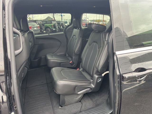 New 2026 Chrysler Pacifica Select image 10