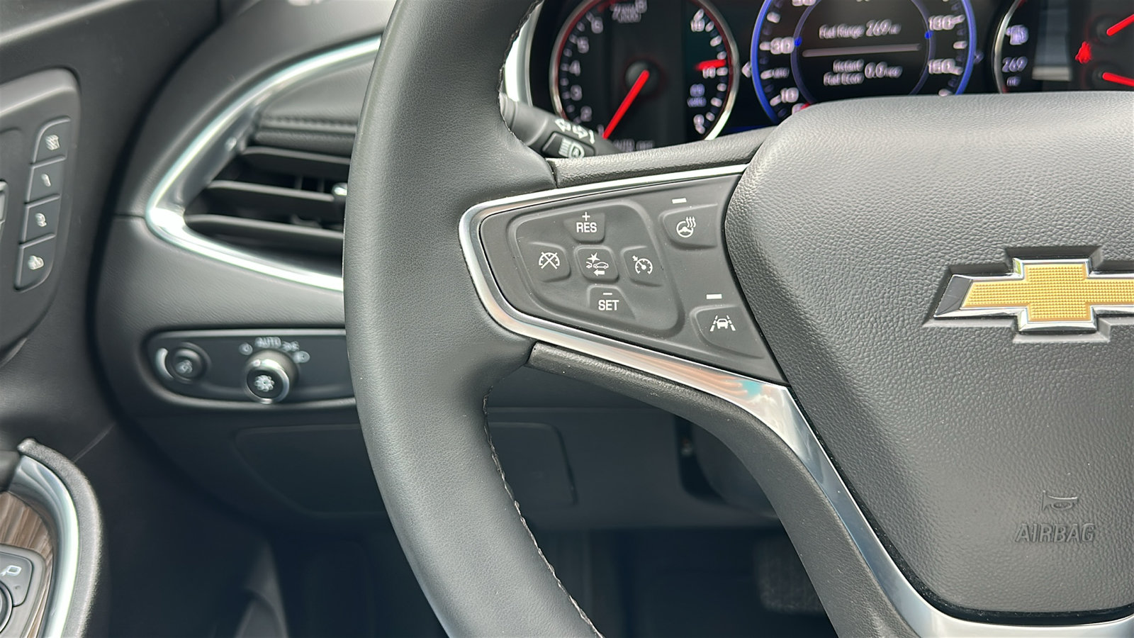 Used 2024 Chevrolet Malibu LT FWD image 16
