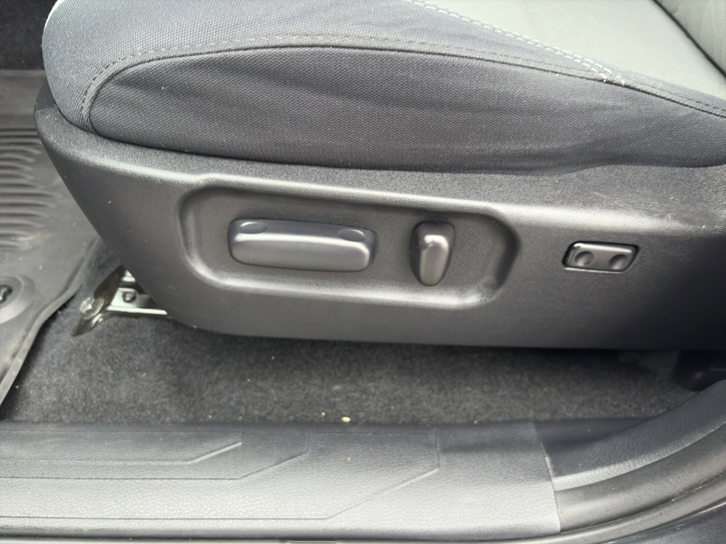 Used 2020 Toyota Tacoma TRD Sport image 11