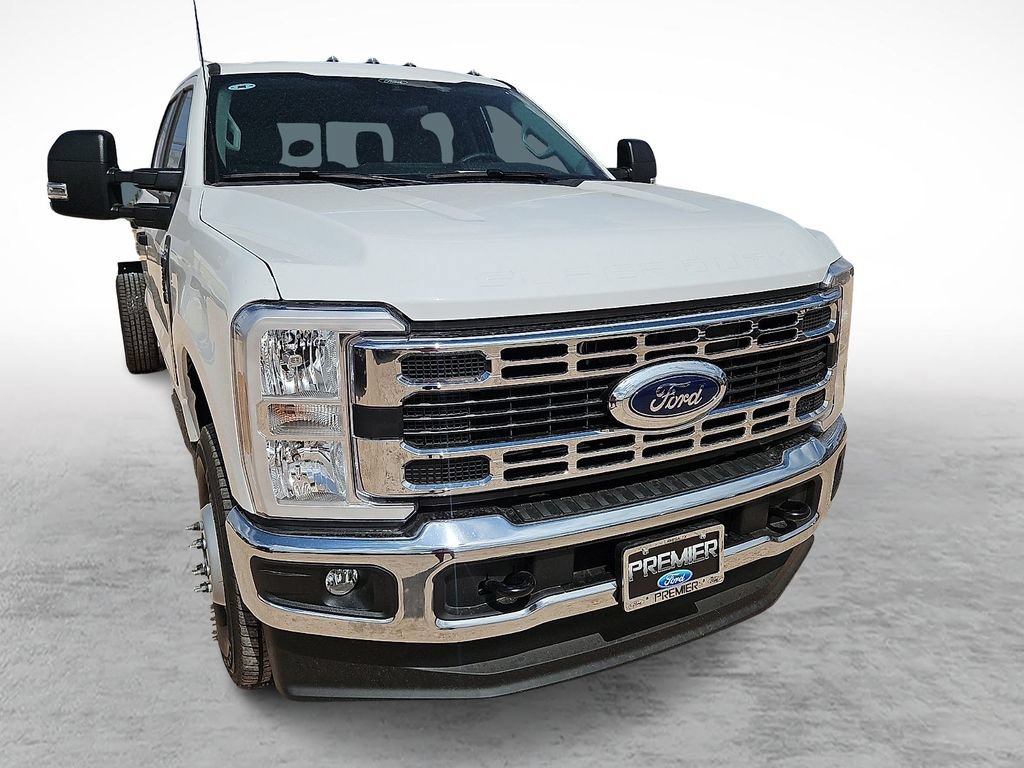 New 2026 Ford F350 XL w/ XL Chrome Package AWD/4WD image 2