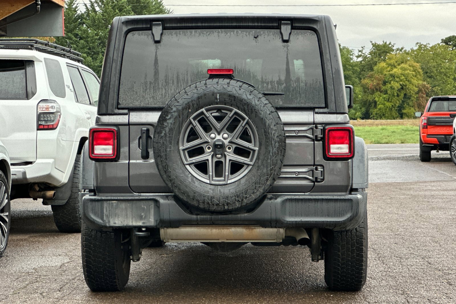 Used 2024 Jeep Wrangler Sport S image 5