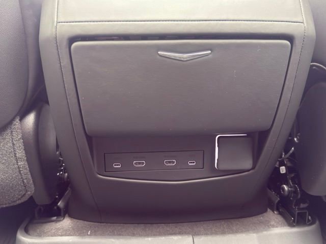 New 2026 Cadillac Escalade ESV Platinum Sport w/ LPO, ONYX Package image 31