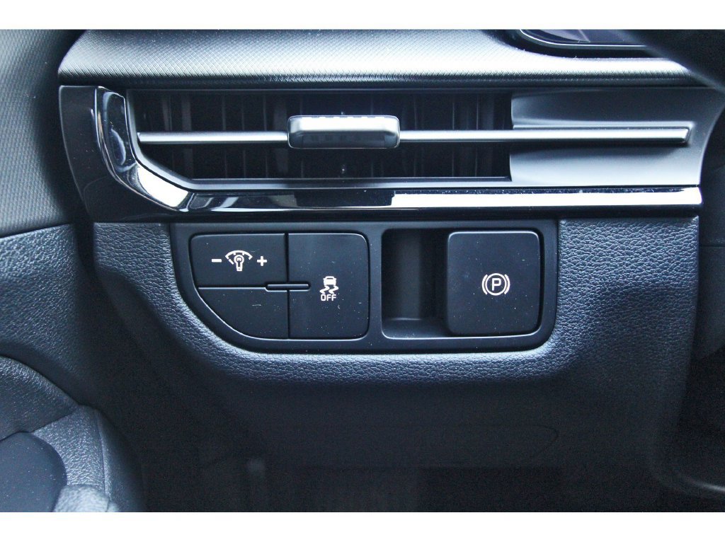 New 2026 Kia Sportage LX FWD image 16